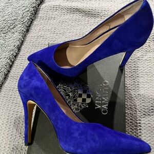 Vince Camuto suede pumps